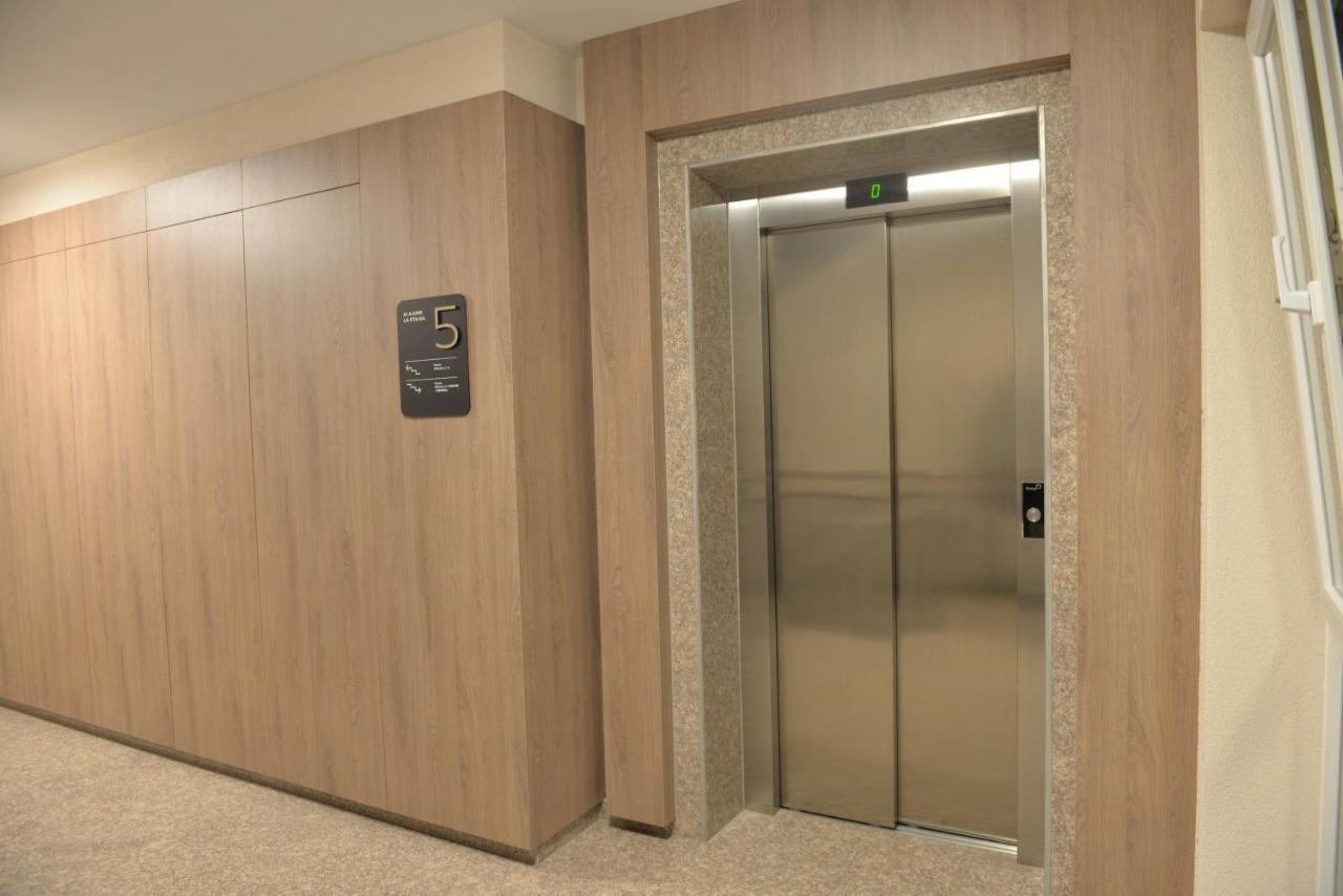 Coresi Deluxe Apartment Brasov Luaran gambar